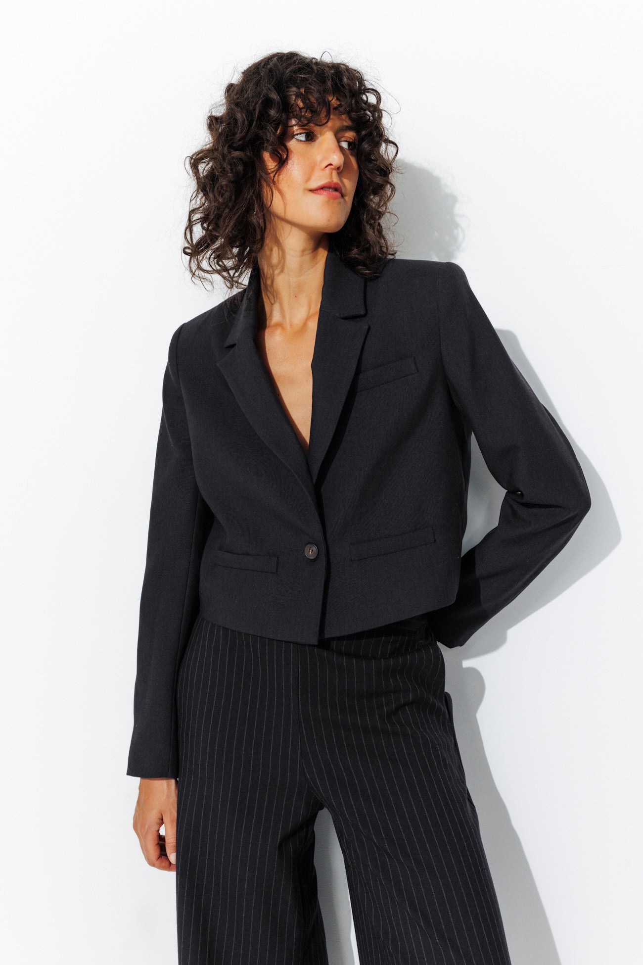 blazer-court-femme-207zzi-1.jpg Veste de tailleur courte Femme Marine – Image 1