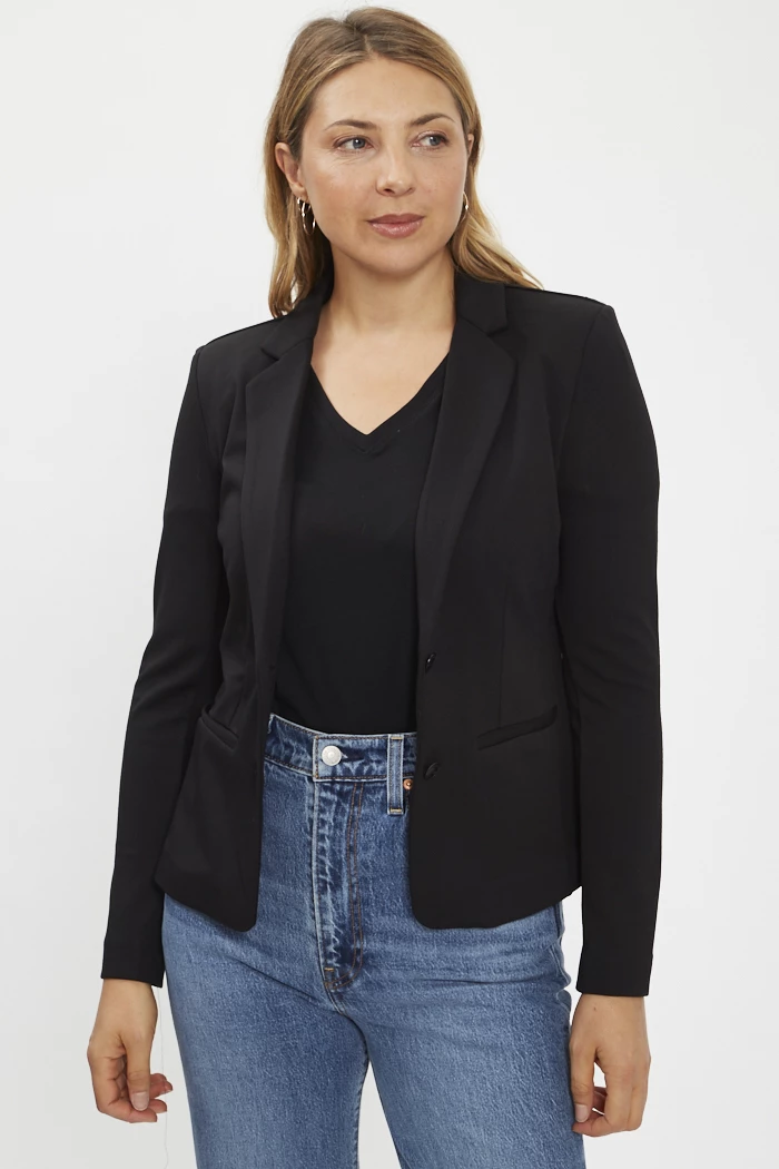 blazer-court-femme-632fcr.webp Veste blazer courte noire – Image 1