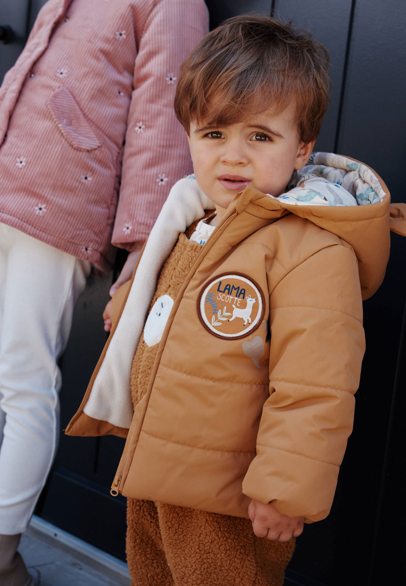 doudoune-bebe-203dtl-1.jpg Doudoune bébé avec capuche Lamascotte PETIT BEGUIN – Image 1