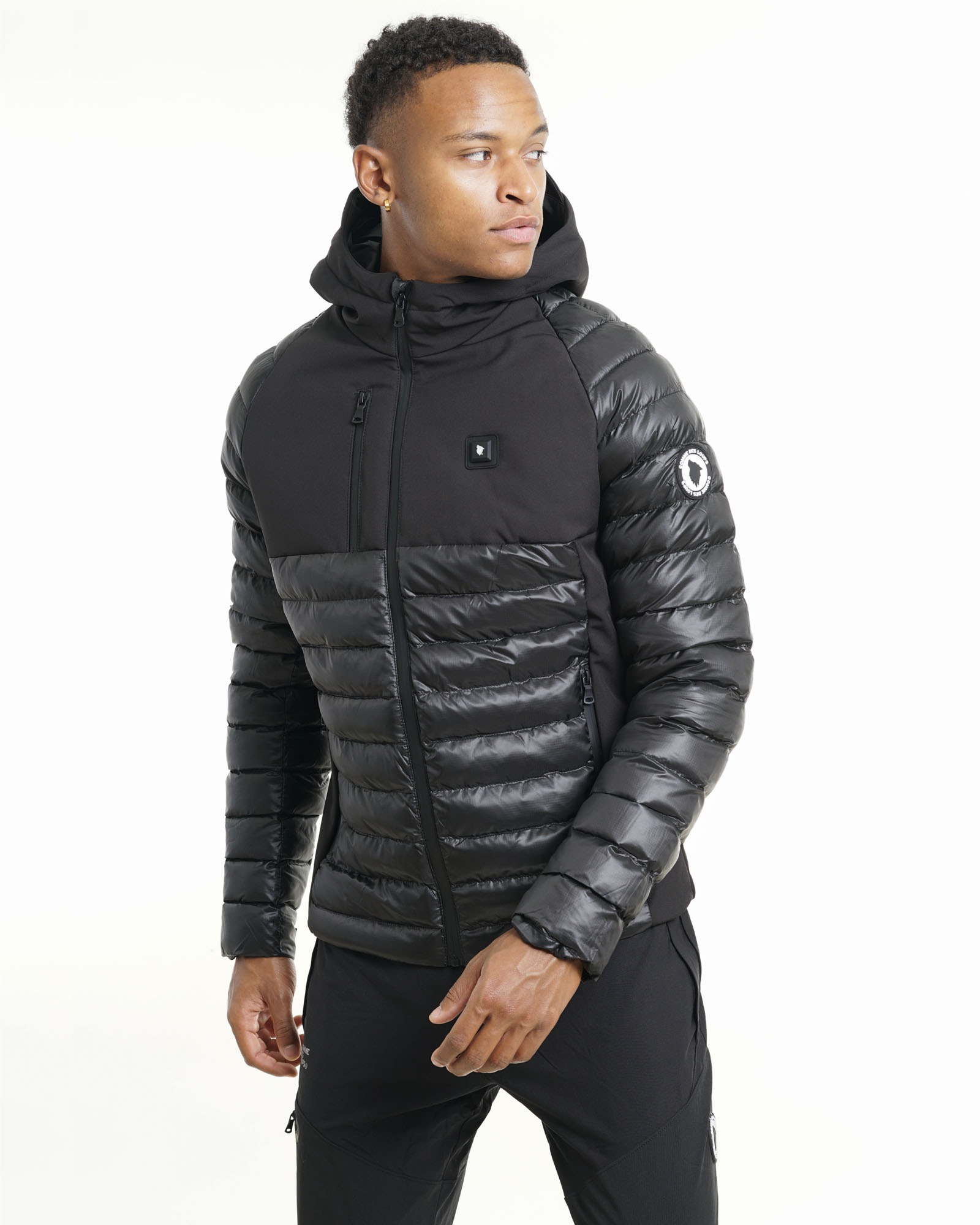 doudoune-comme-des-loups-179yyi-1.jpg Doudoune Chauffante Capuche ASPEN SHINNY Noir | COMME DES LOUPS – Image 1