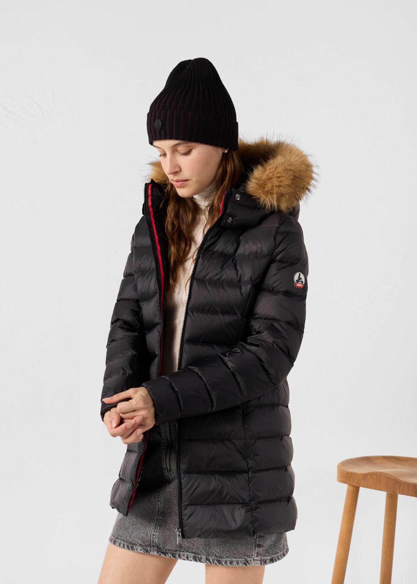 doudoune-jott-femme-solde-221fib-1.jpg Doudoune mi longue Grand Froid Noir Perle – JOTT – Image 1