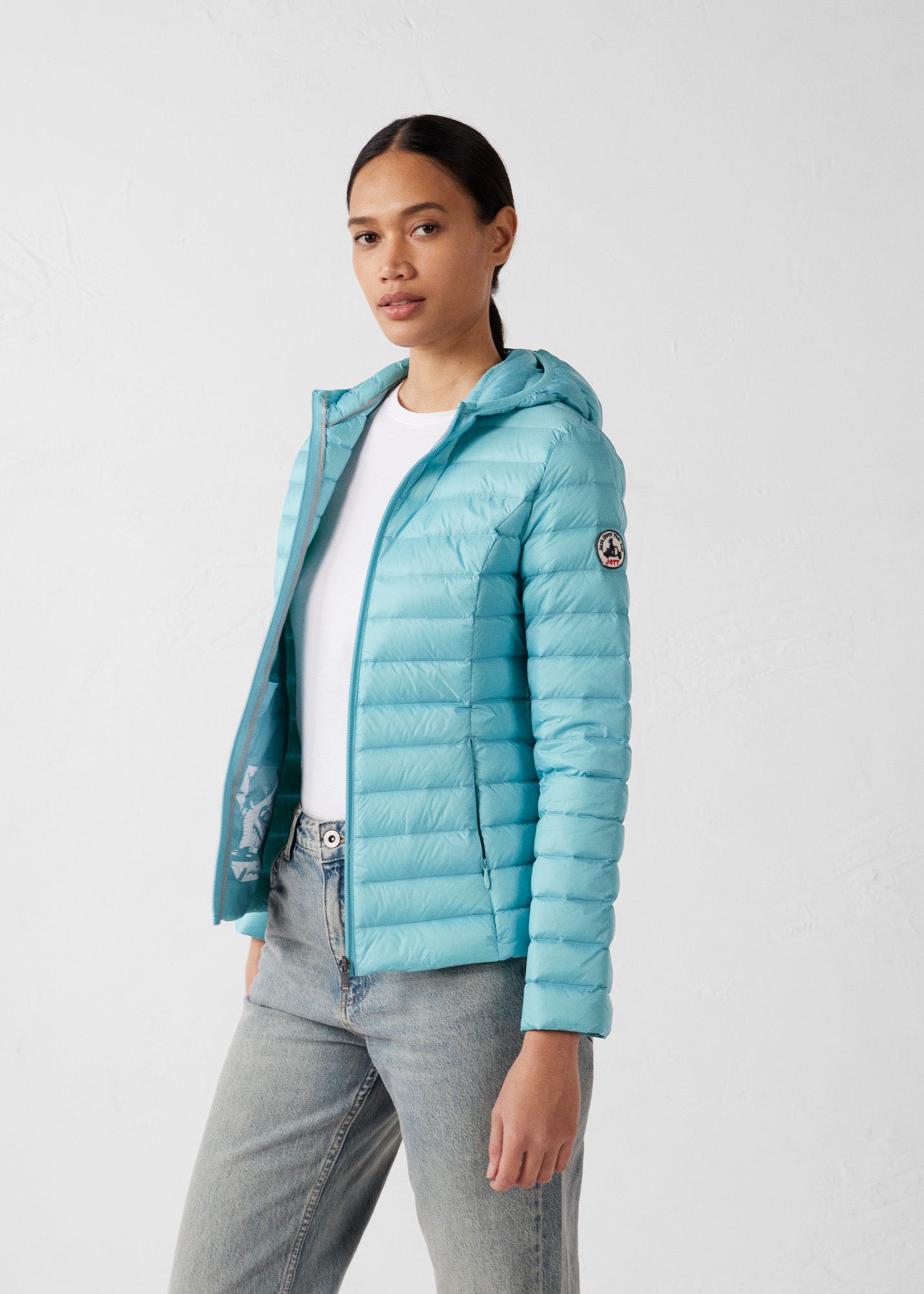 doudoune-jott-femme-solde-300cyf-1.jpg Doudounes iconiques Femme – JOTT – Image 1