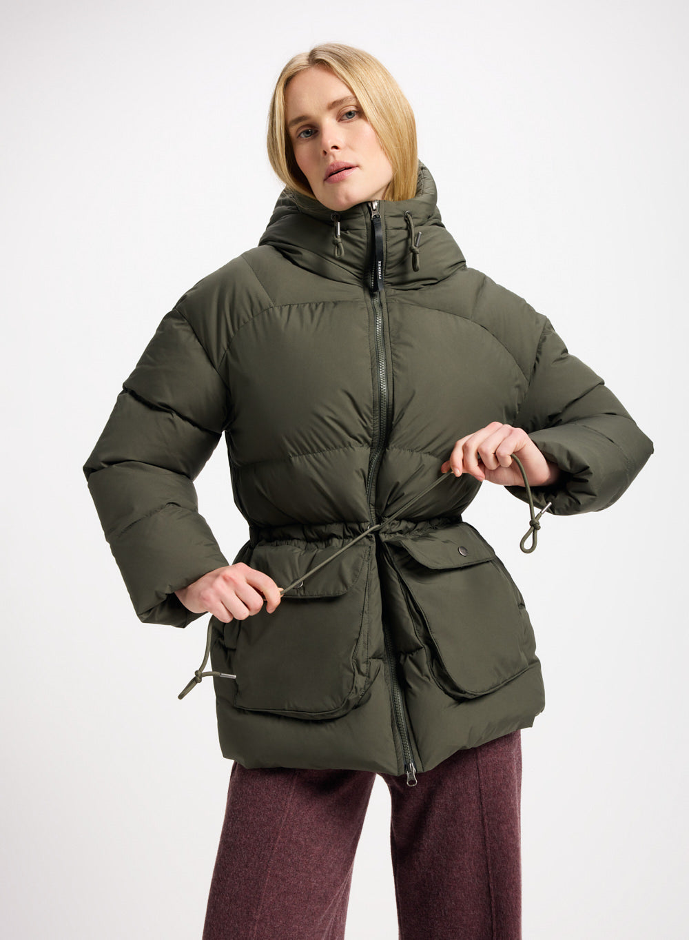 doudoune-kaki-femme-212gzc-1.jpg Doudoune hiver pour femme en duvet naturel Aule | Pyrenex FR – Image 1