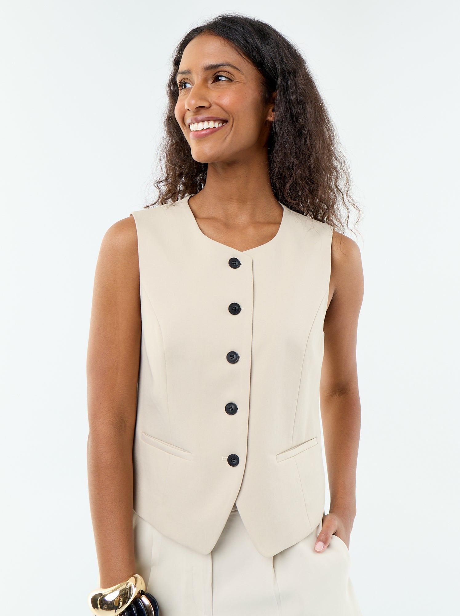 gilet-de-costume-femme-134poy-1.jpg Gilet de costume sans manches uni Gris – Image 1