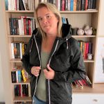 Laura Jo – Manteau Imperméable Femme Mi Long Léger | Veste Mi Saison Coupe Vent couleur Noir