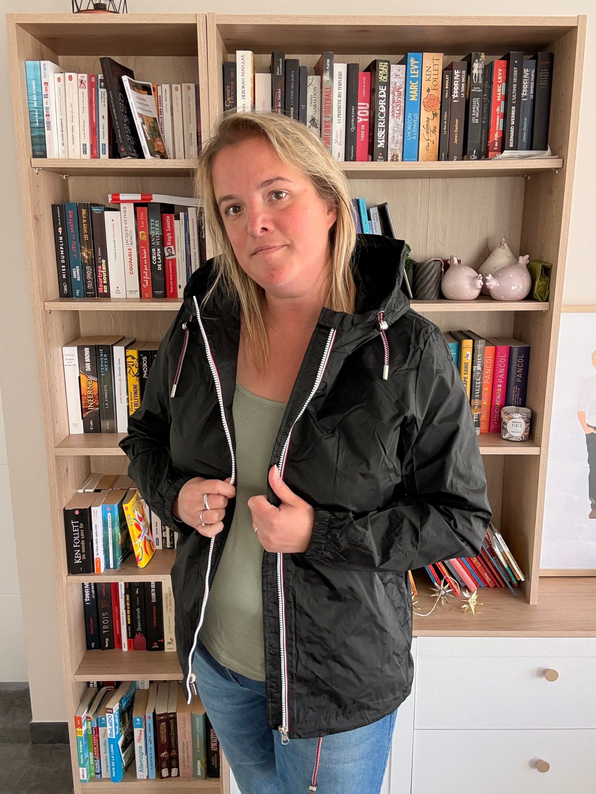 manteau-impermeable-femme-757lcl.jpg Laura Jo – Manteau Imperméable Femme Mi Long Léger | Veste Mi Saison Coupe Vent couleur Noir – Image 1
