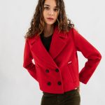Manteau Rouge Tendance Avec Un Manteau Manteau Parka Avec Capuche à Fourrure Badges Brodés Pour Femme