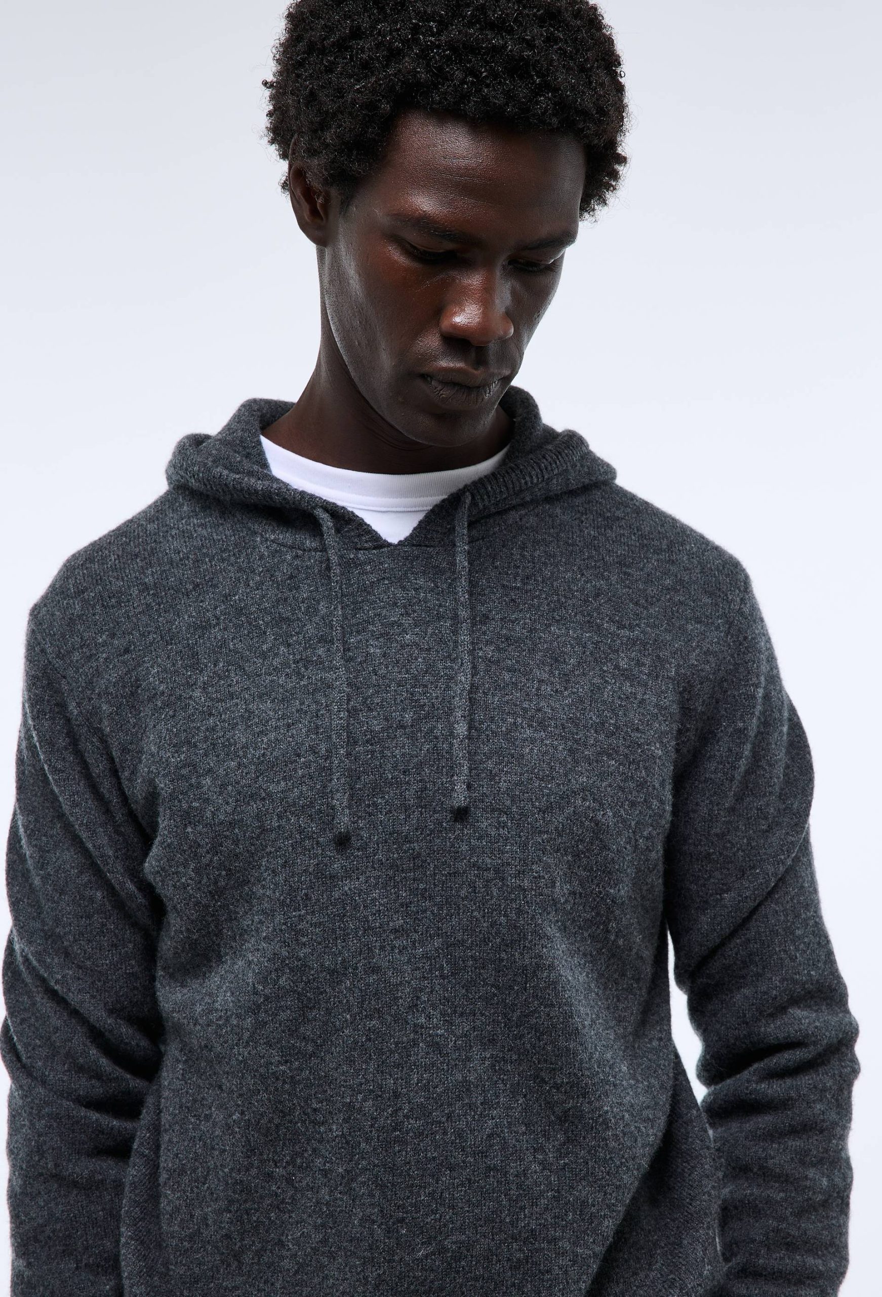 pull-laine-870glp-1.jpg Pull à capuche en laine GRIS FONCE pour homme MONOPRIX – Image 1