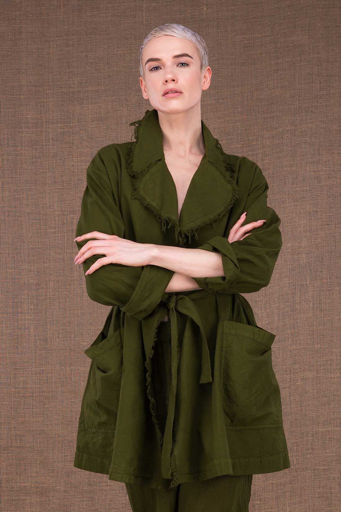 saharienne-femme-540cgd-1.jpg Veste saharienne kaki pour femme en coton bio BO – Image 1
