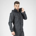 Vêtement de pluie professionnel : rester mobile et protégé cet automne