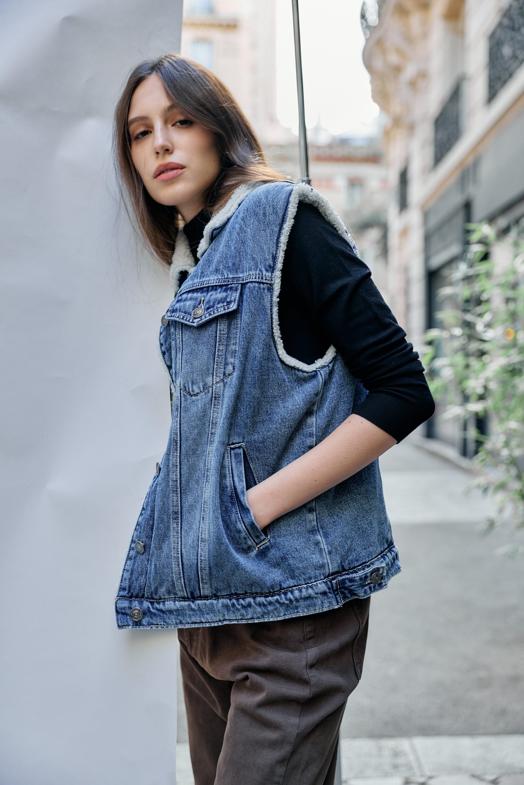 veste-en-jean-sans-manche-198nvg-1.jpg Veste Sans Manches Doublée – Image 1