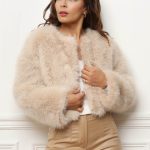 Veste courte en fausse fourrure
