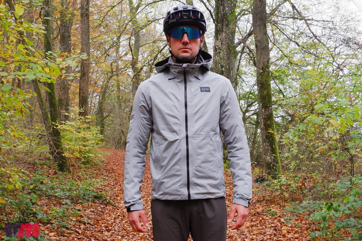 veste-gore-tex-425wjm-1.jpg GoreWear – Veste de pluie Endure Gore Tex en test Velomotion – Image 1