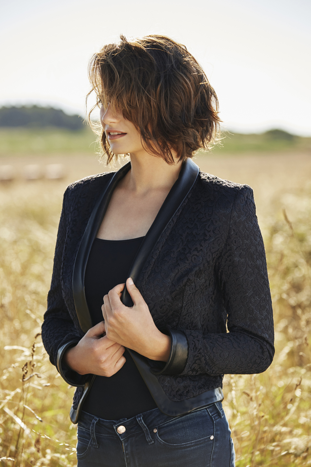 veste-noir-568kbj-1.jpg Veste courte noire en dentelle de Calais Caudry | % – Image 1