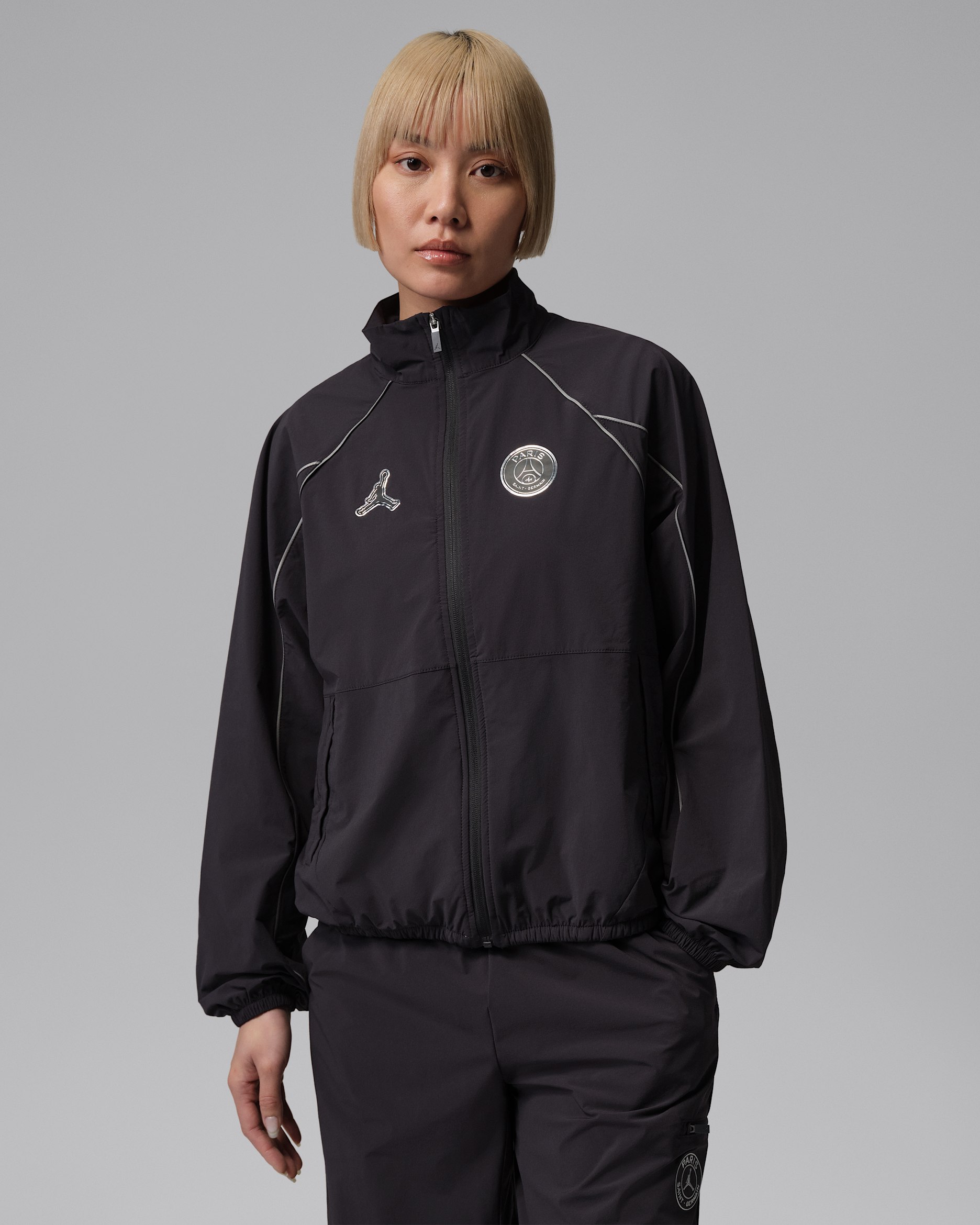 veste-psg-422kvt-1.jpg Veste Paris Saint Germain Anthem pour Femme Pure Platinum/Light Graphite – Image 1