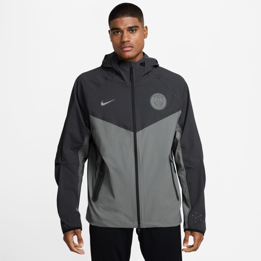 veste-psg-922koj-1.jpg Veste survêtement PSG Tech Woven noir gris sur Foot.fr – Image 1