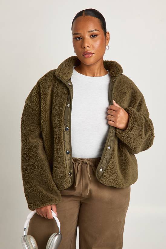veste-teddy-033xow-1.jpg Khaki Veste Teddy en fourrure Plus | Boohoo FR – Image 1